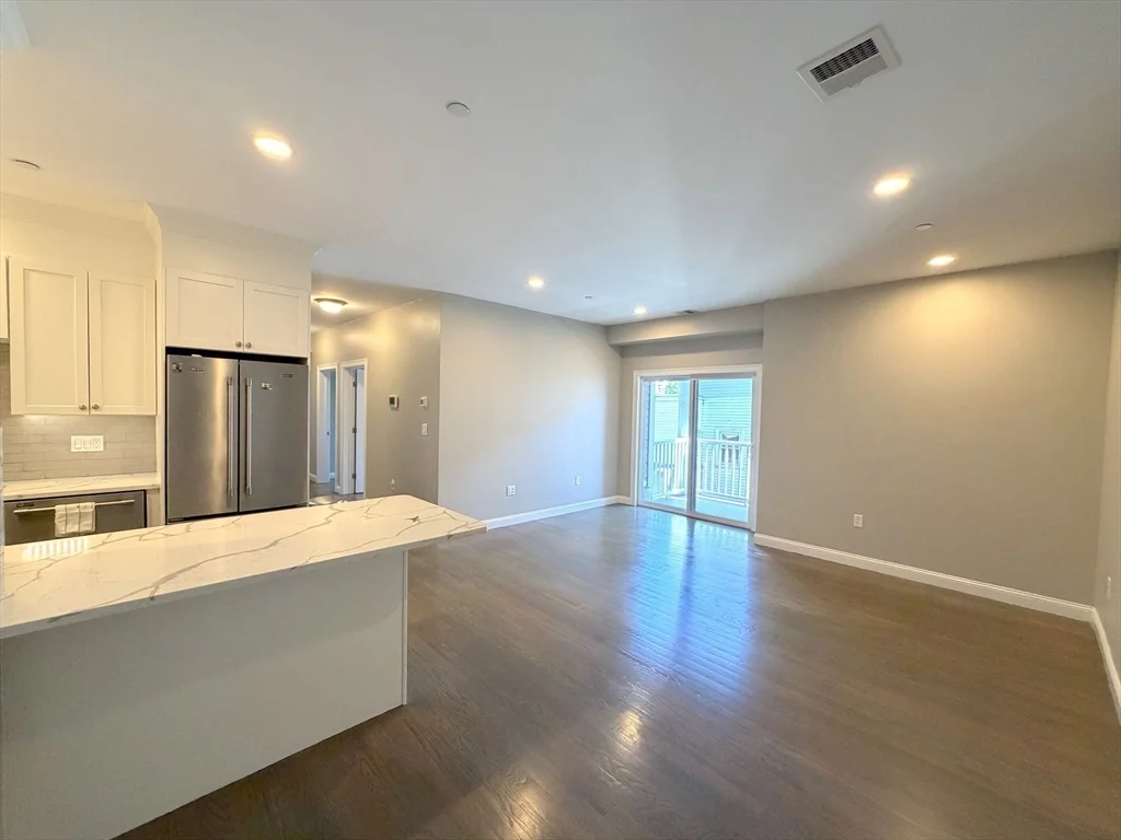 966 Hyde Park Ave, Hyde Park