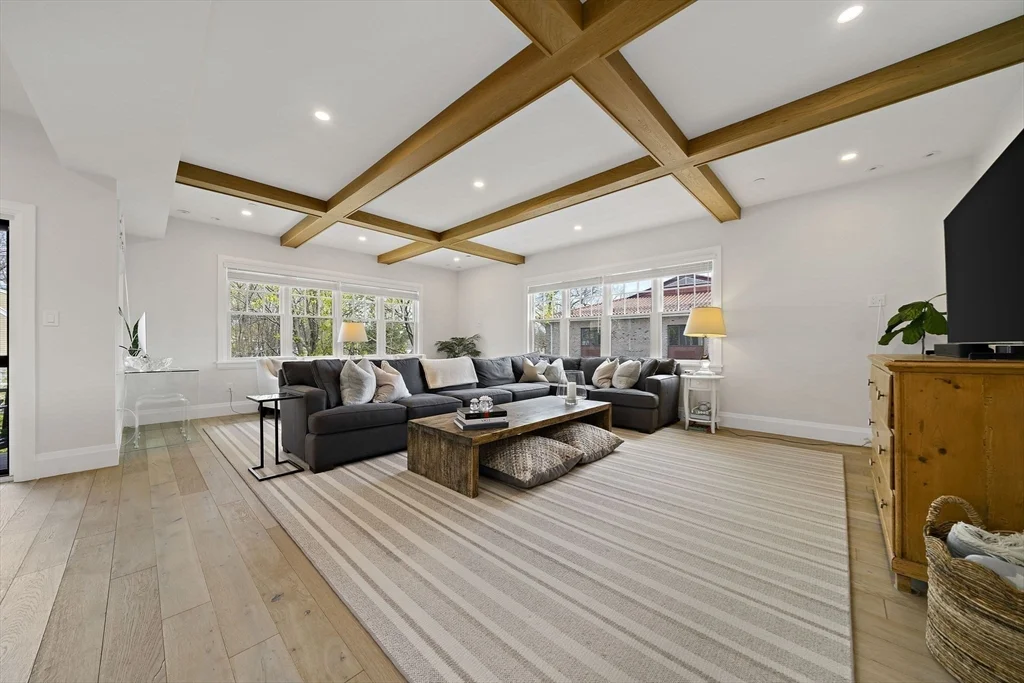 144 Linden St, Wellesley
