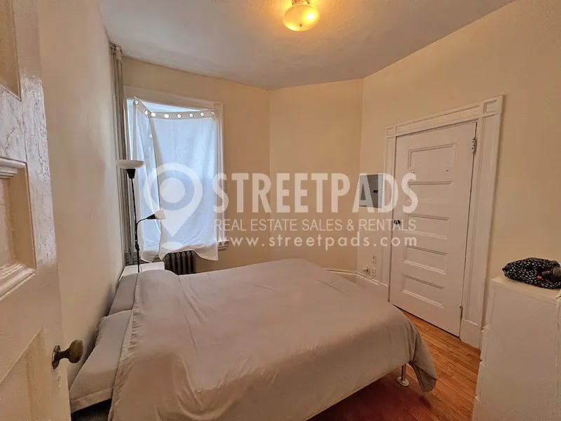 2 Ware St, Mid-Cambridge