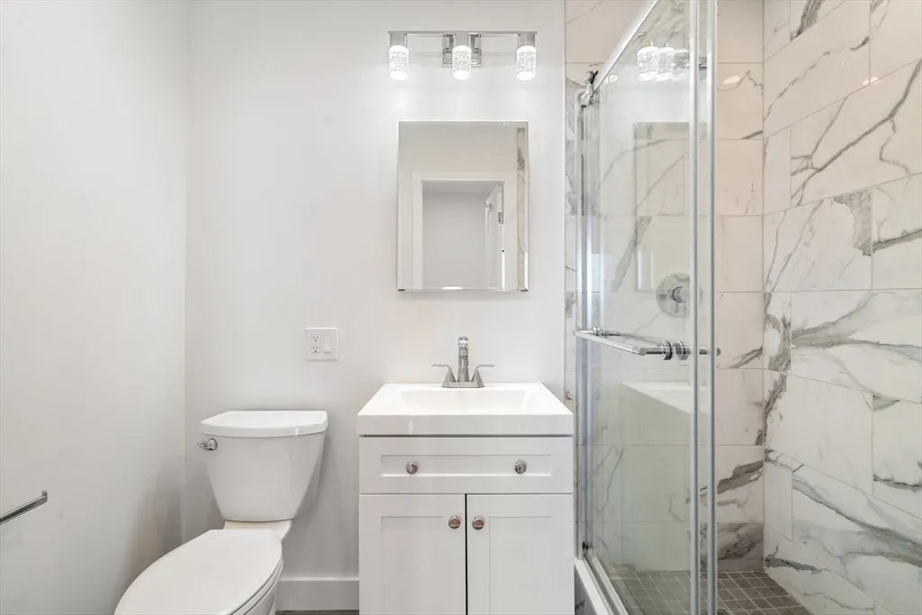 85 E India Row, Downtown