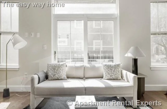 434 Mcgrath Hwy, Prospect Hill