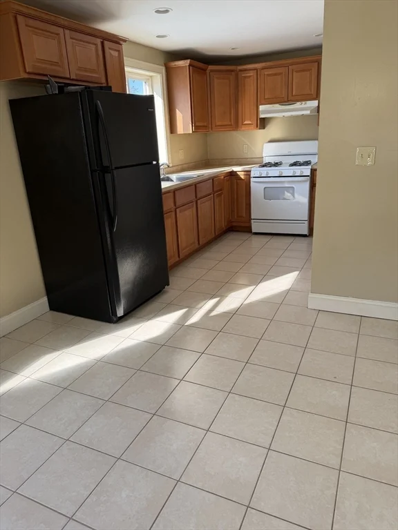 52 Floral St, Taunton