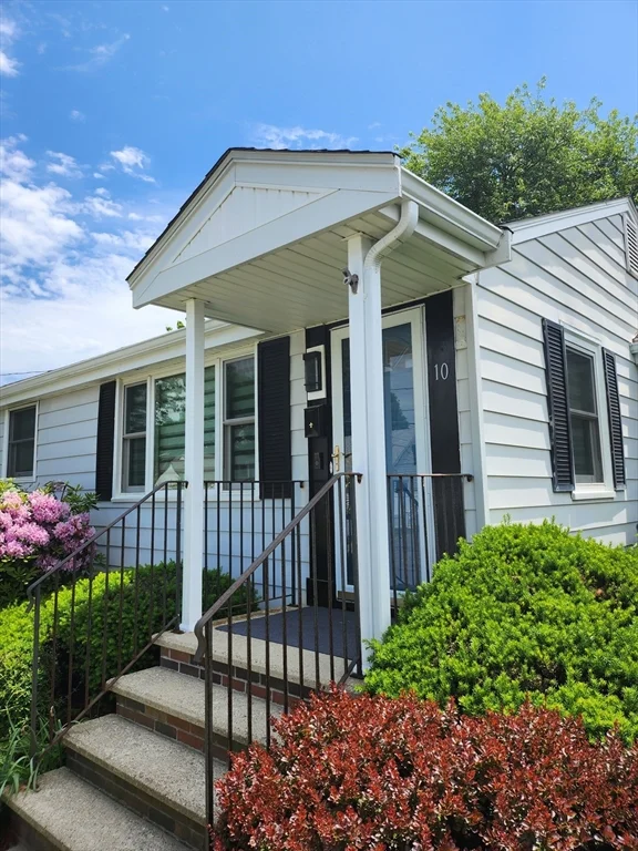 10 Violet Rd, Peabody