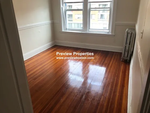 7 Mount Hood Rd, Brighton