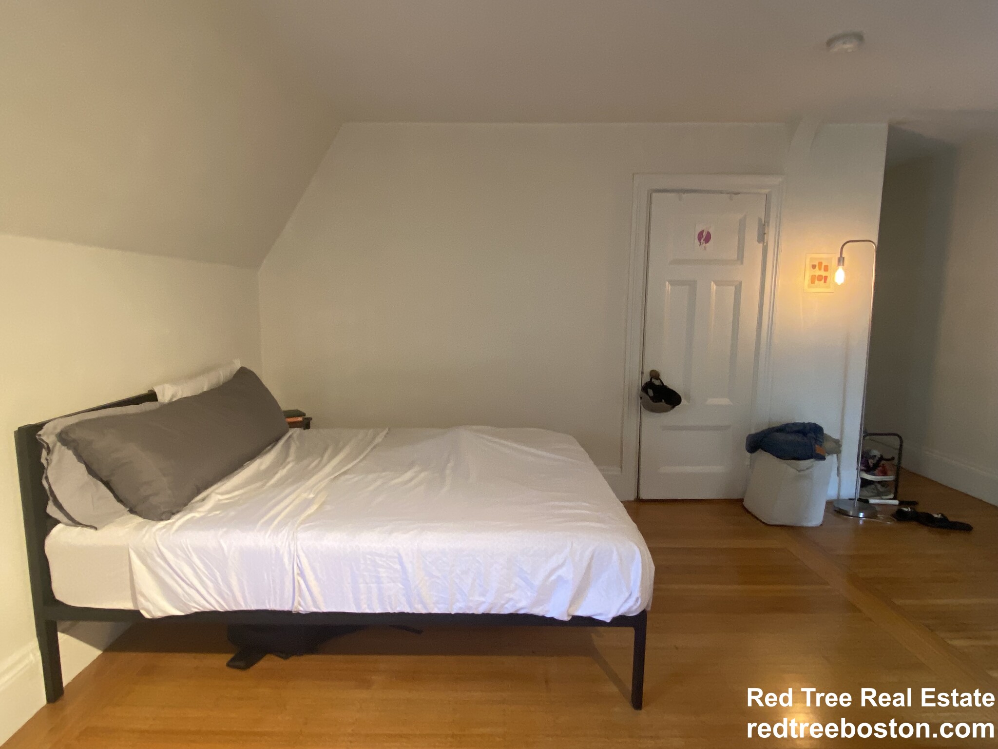 1748 Beacon St, Brookline