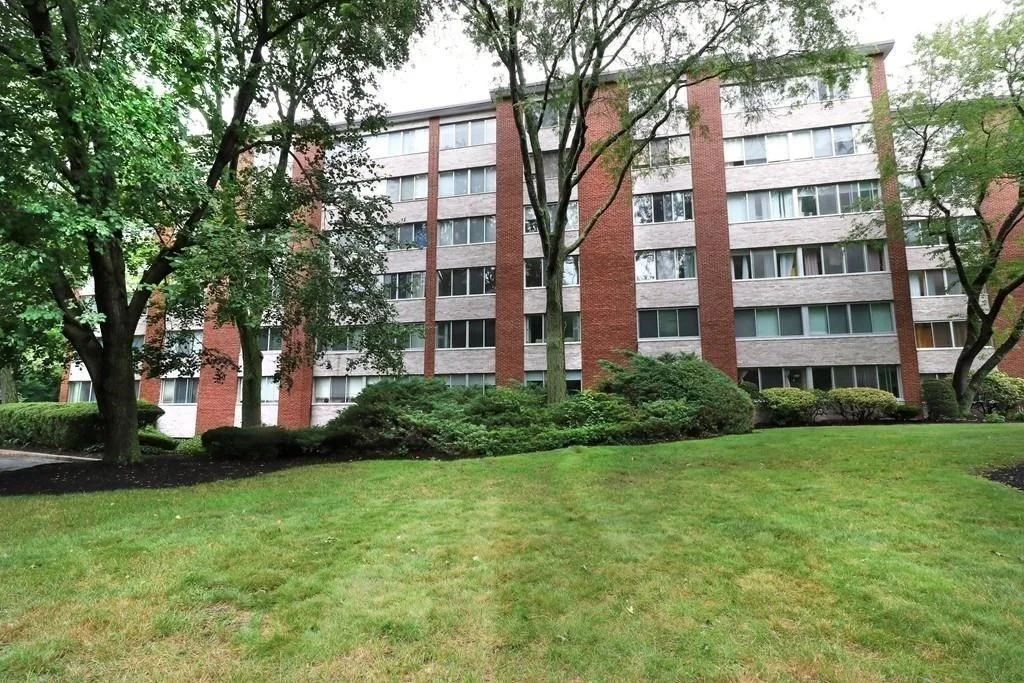 22 Chestnut Pl, Brookline