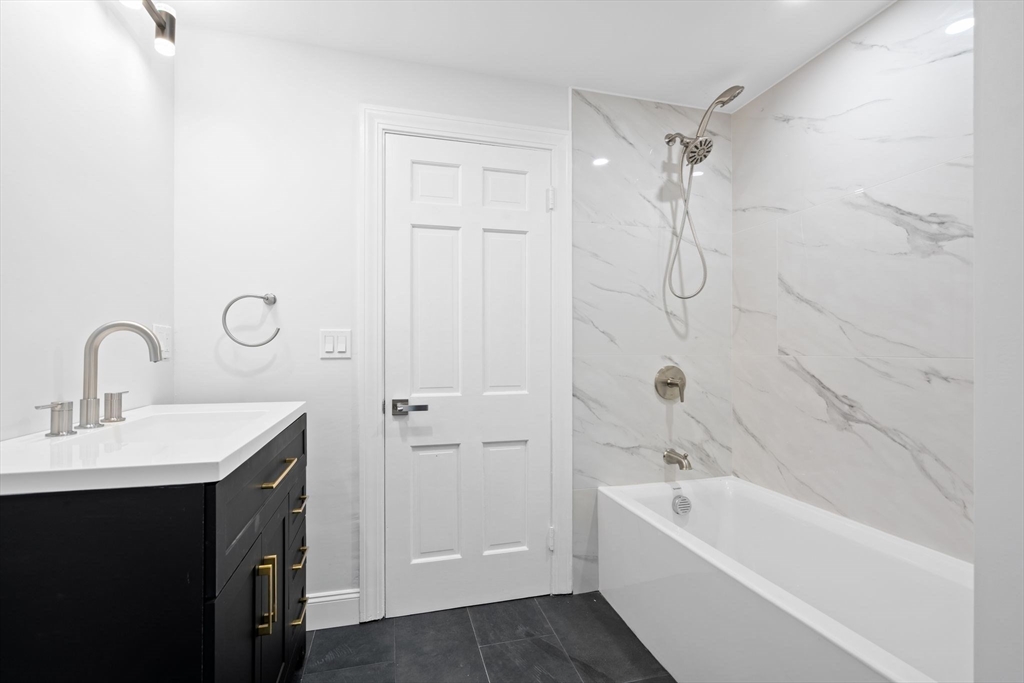 125 Beacon St, Framingham