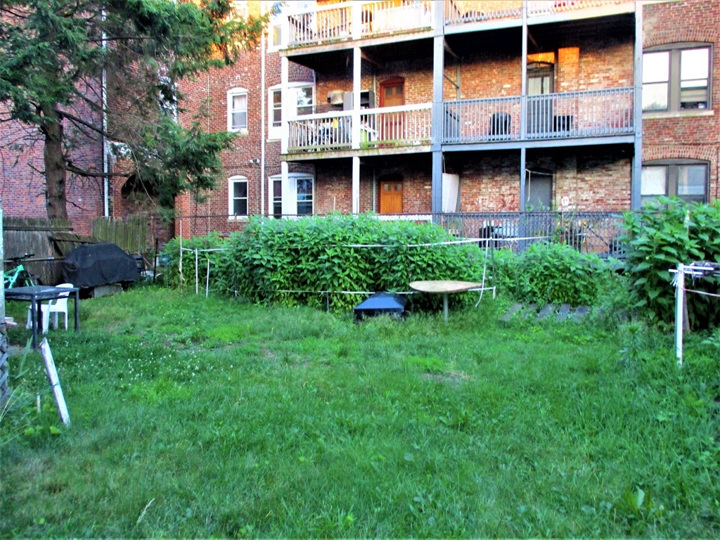 71 Hooker St, Allston