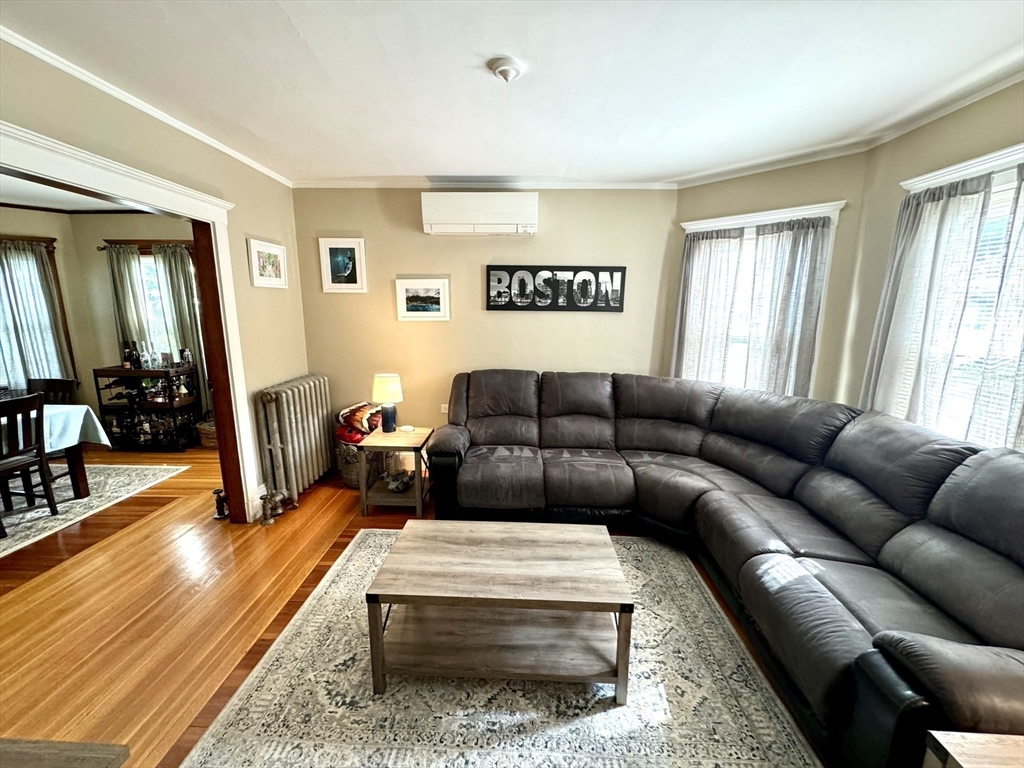 8 Kahler Ave, Milton