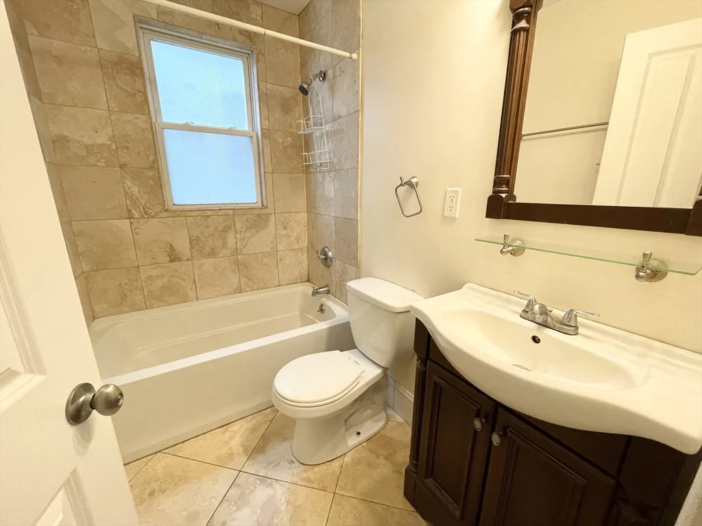 178 Hillside St, Mission Hill