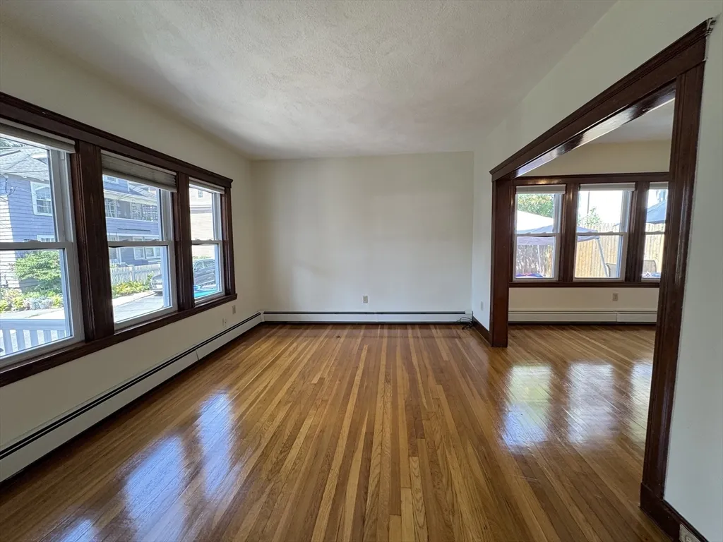 10 Laurel Ter, Ward Two