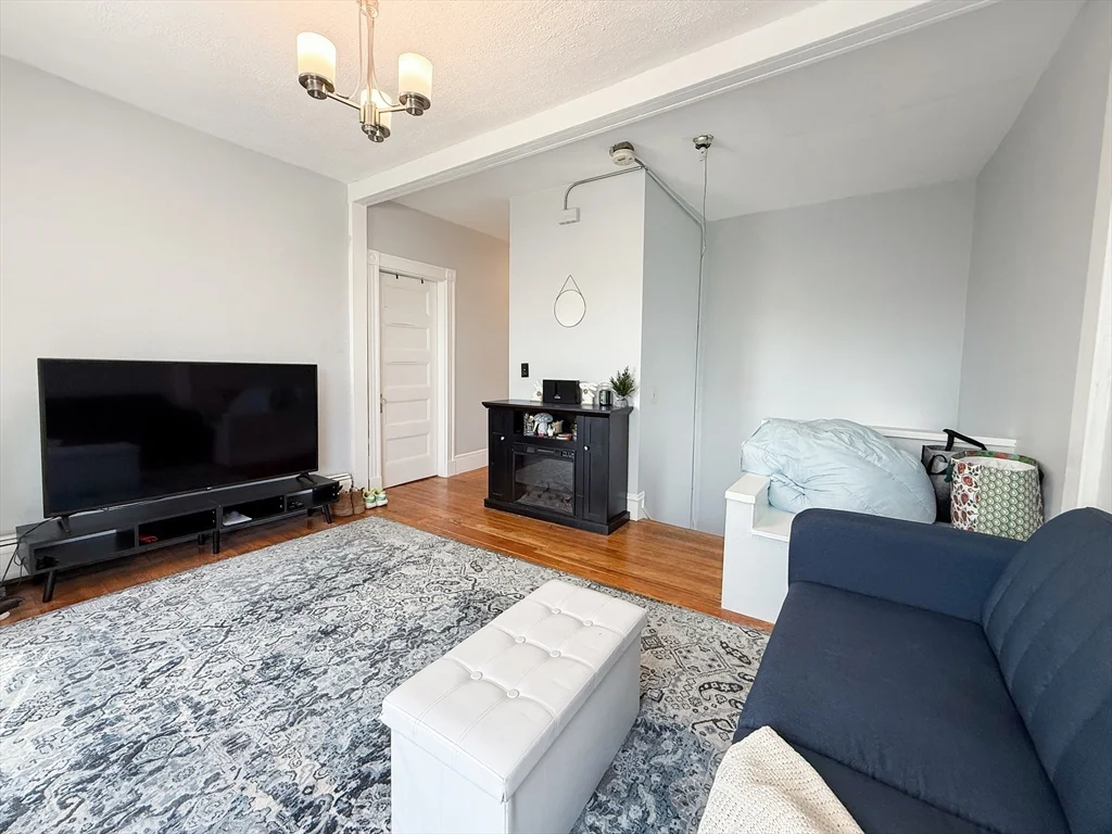 37 Harvard Ave, Harvard Avenue