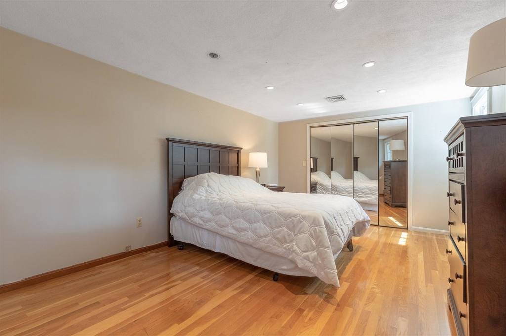 2 Sigmund St, Lynnfield