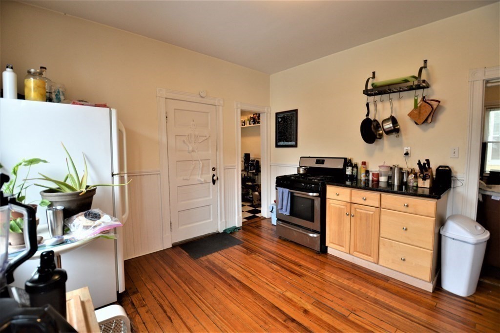 67 Washburn Ave, North Cambridge