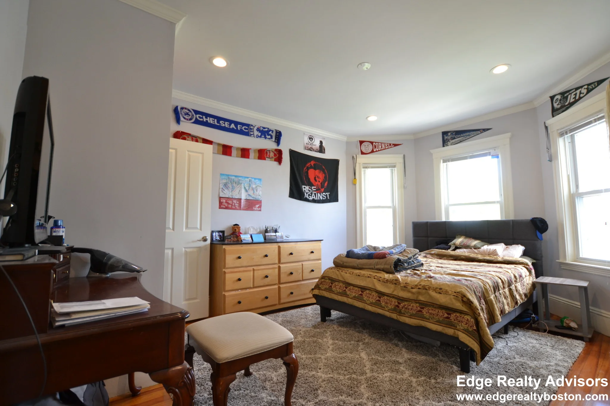 58 Tremont St, Oak Square