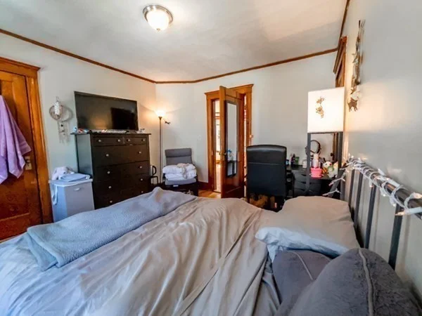 26 St Rose St, Jamaica Plain