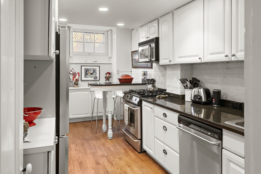 15 Hereford St, Back Bay