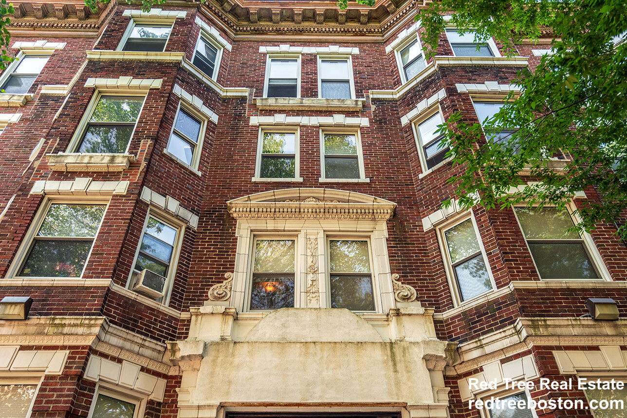 16 Queensberry St, Fenway