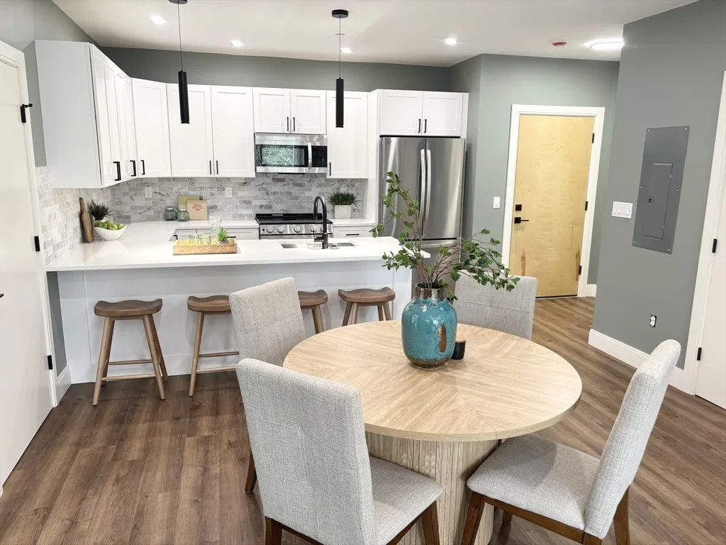 1391 Main St, Walpole