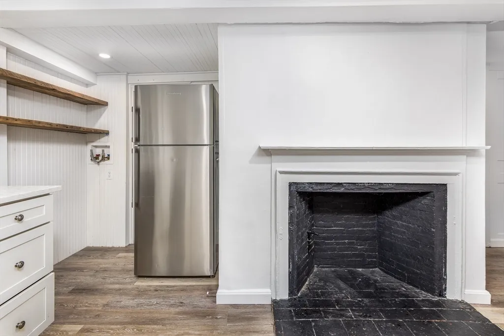 1 Mugford St, Marblehead