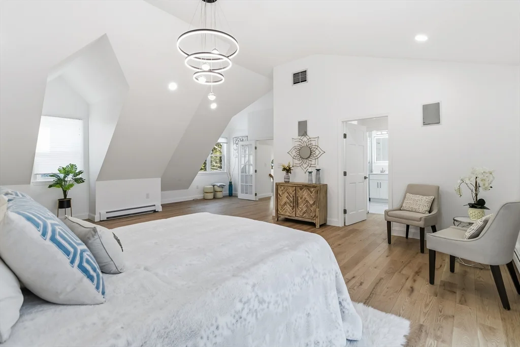 183 Gardner St, Hingham