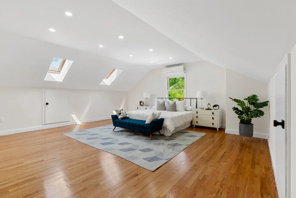 29 Cottage St, Newton Upper Falls