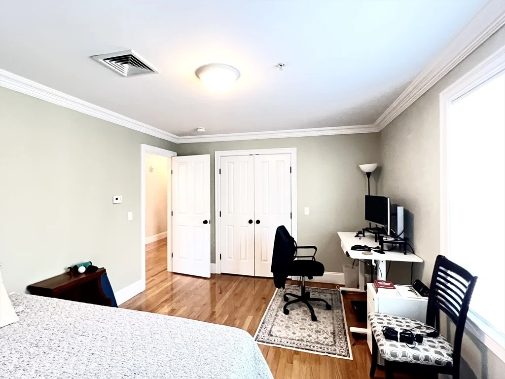 75 Brackett St, Quincy