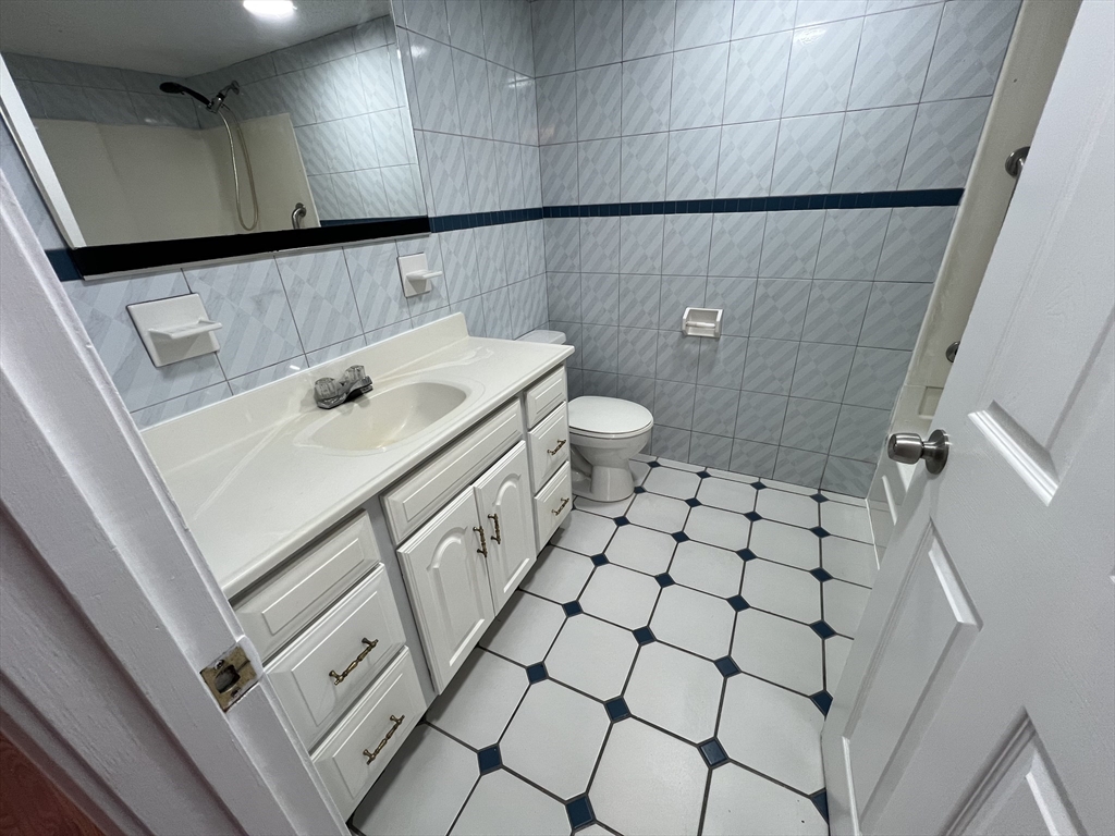 8 Federal St, Warren