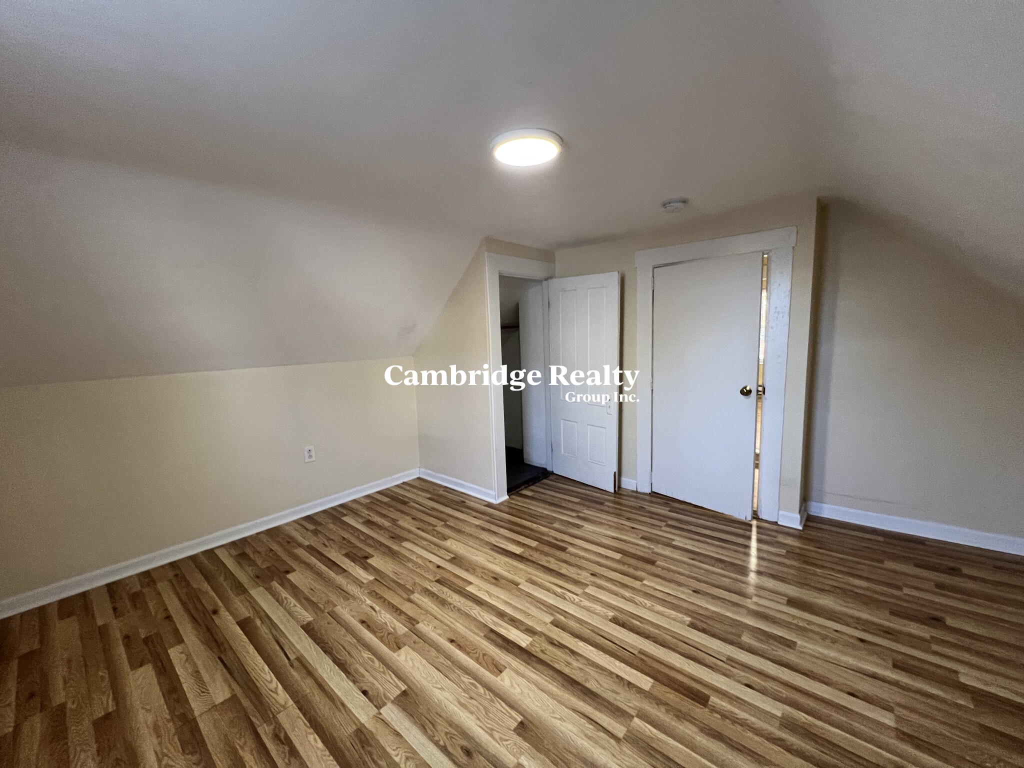 215 Cedar St, Powder House Square