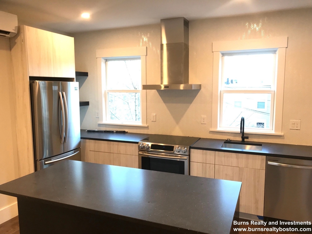 2 Gifford Pl, South Boston