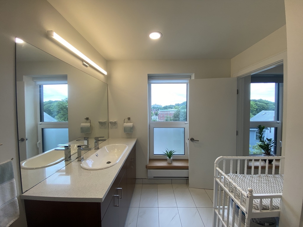 78 Fort Ave, Roxbury