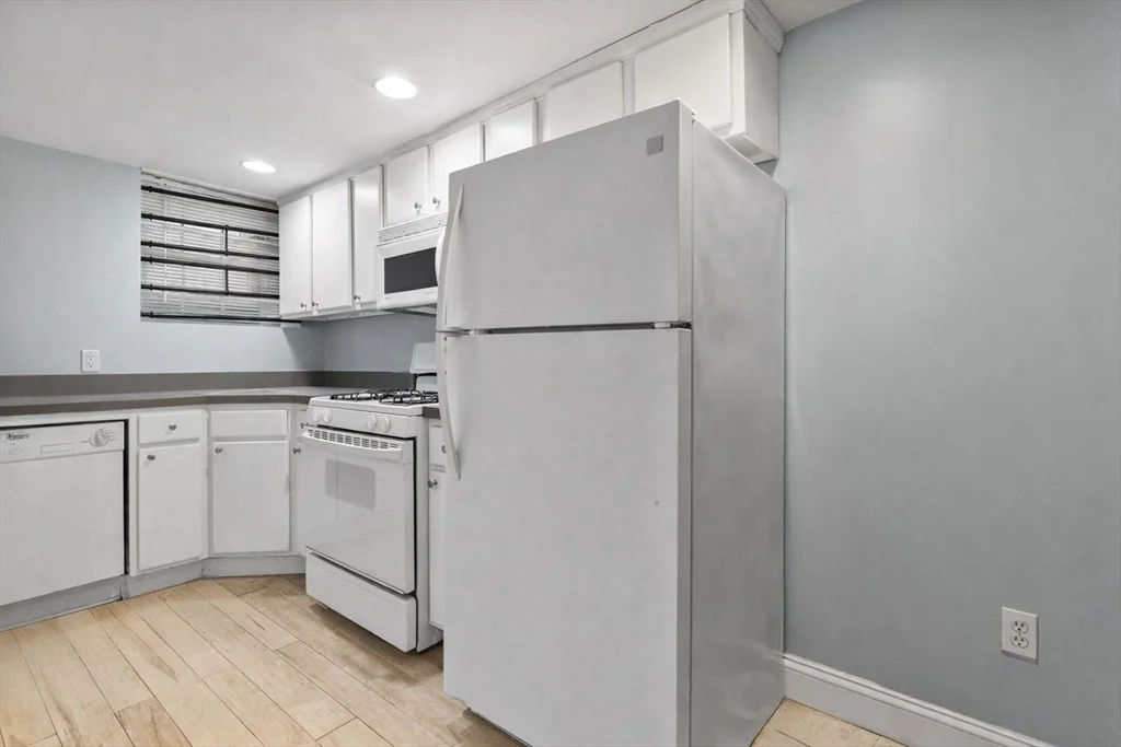 1170 Massachusetts Ave, Riverside