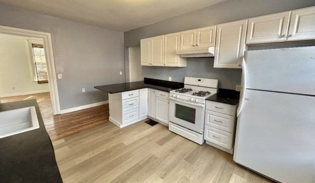 926 Walnut St, Newton Highlands