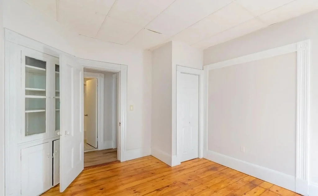 31 Falcon St, East Boston