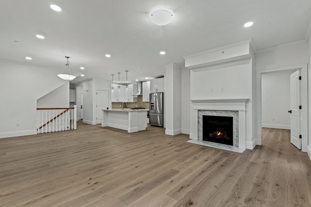 19 Lily Pond Ln, Lexington