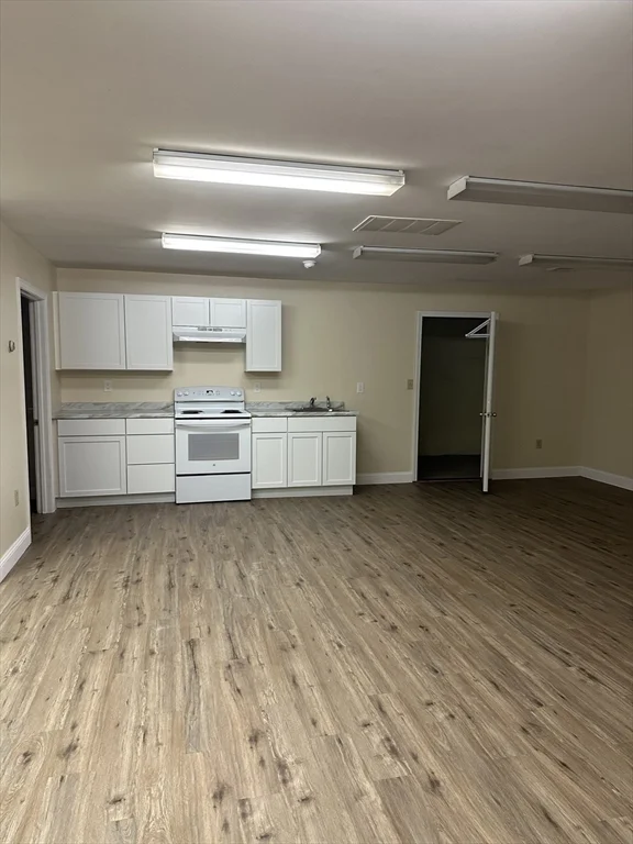 13 B Waushacum, Sterling