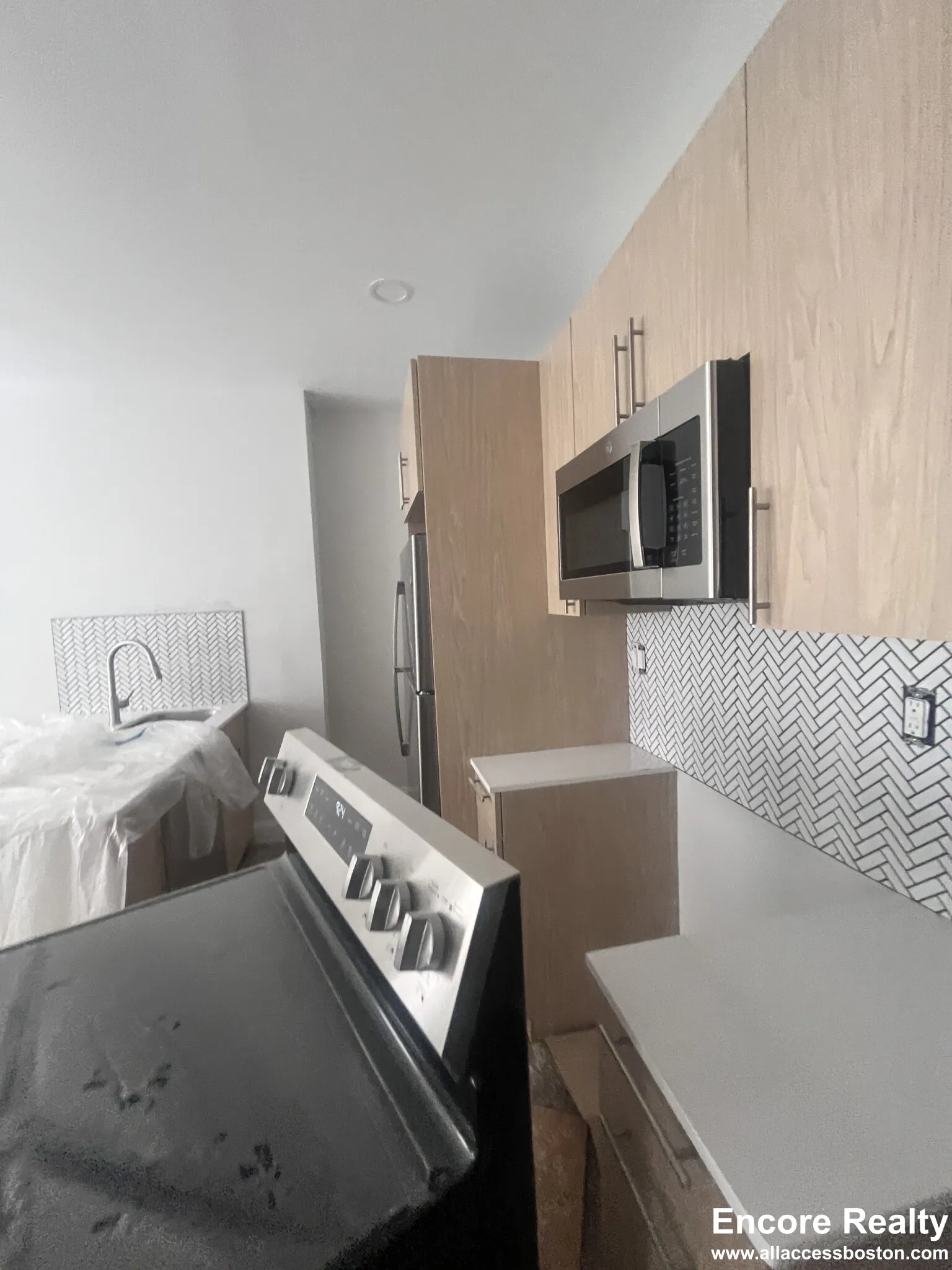 225 Newbury St, Back Bay