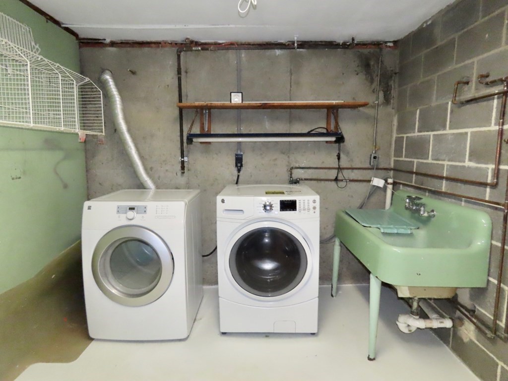 20 Donnell St, Neighborhood 9