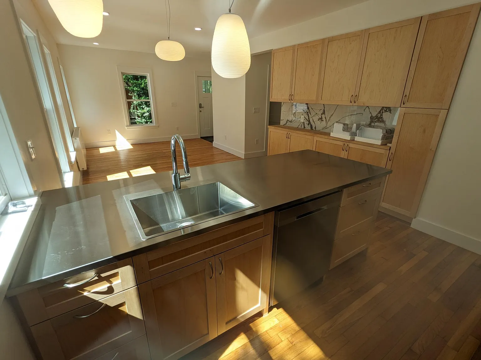 14 Myrtle Ave, Mid-Cambridge