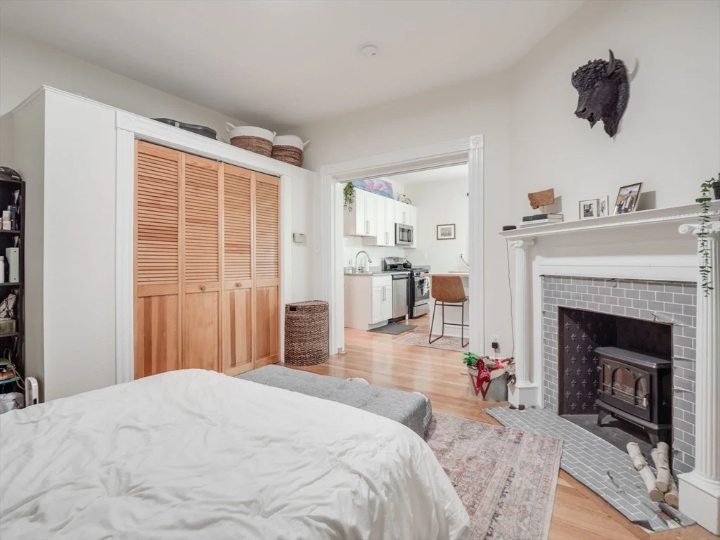 3 Monmouth St, Spring Hill