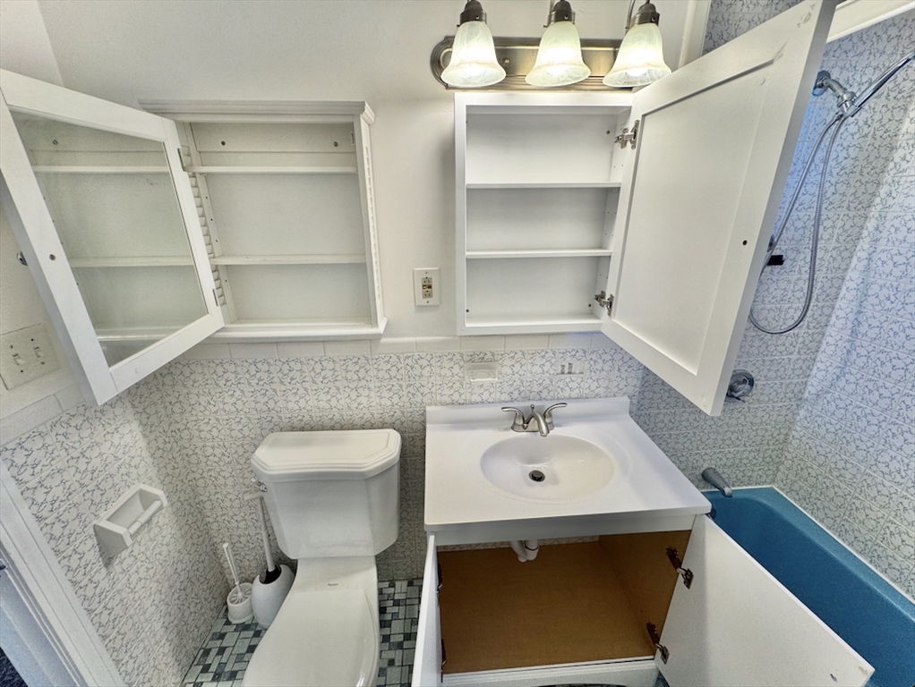 16 Kondazian St, Watertown