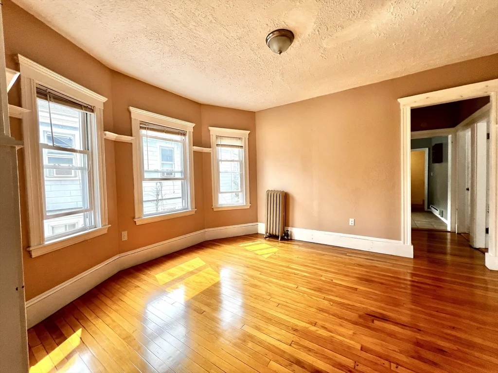 12 Bailey St, West Somerville