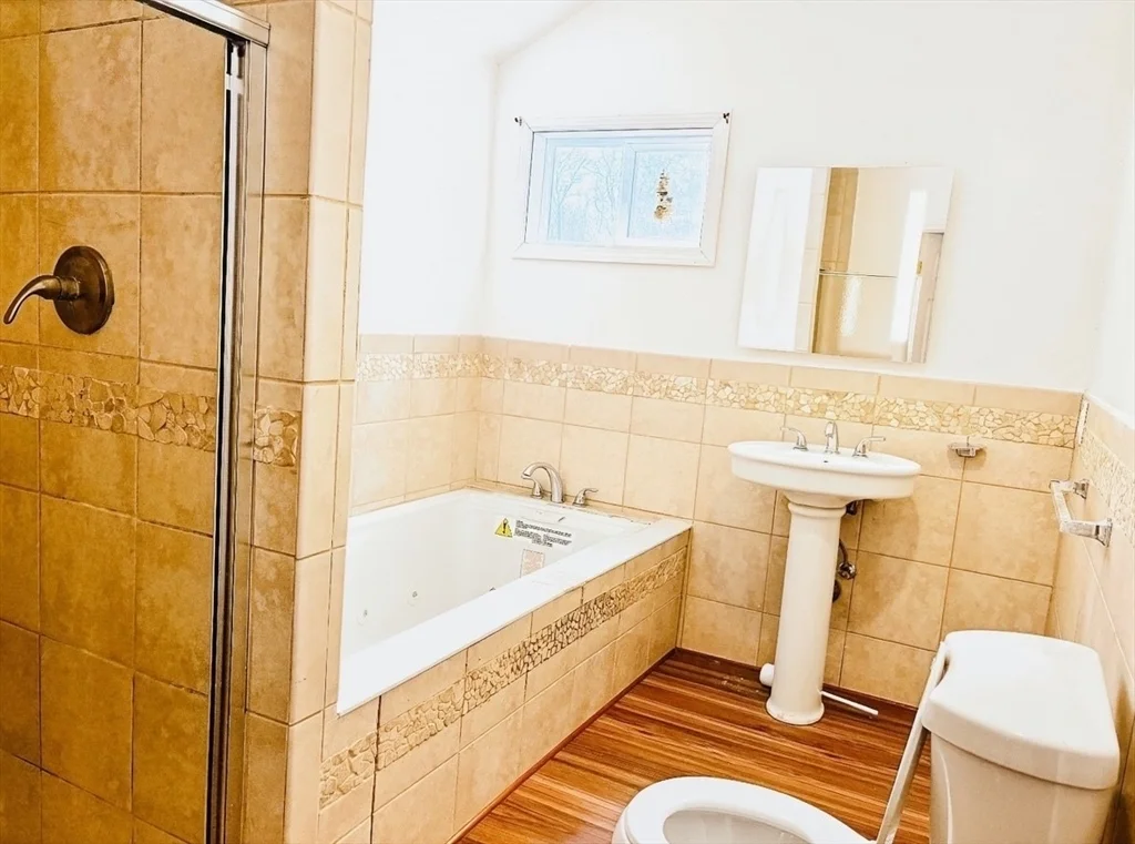 178 Bates Rd, Brockton