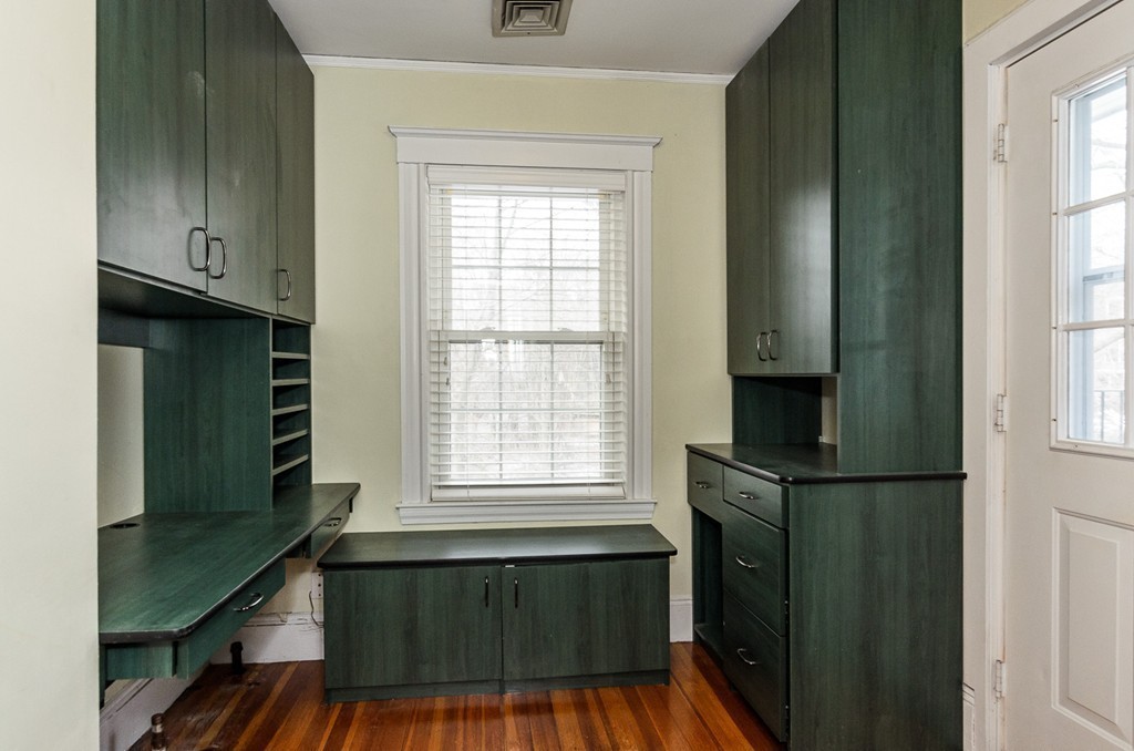 6 Blake Rd, Brookline Hills