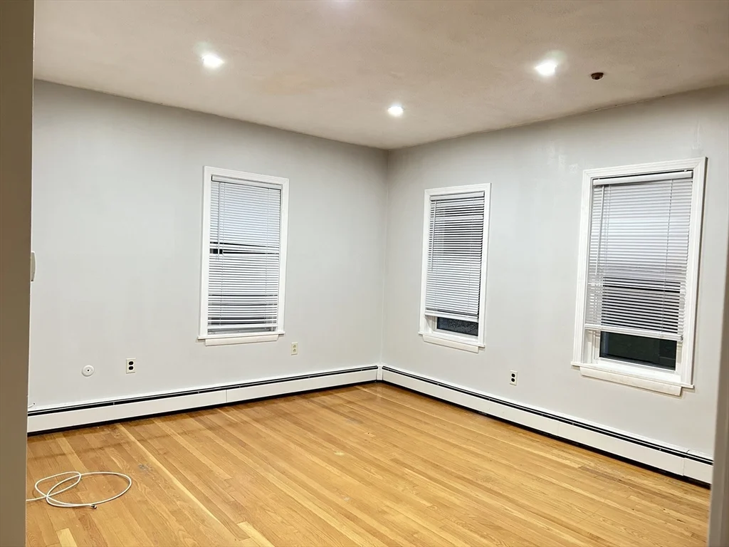 318 Granite St, Quincy