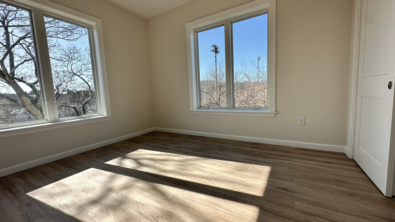 458 Washington St, Brighton