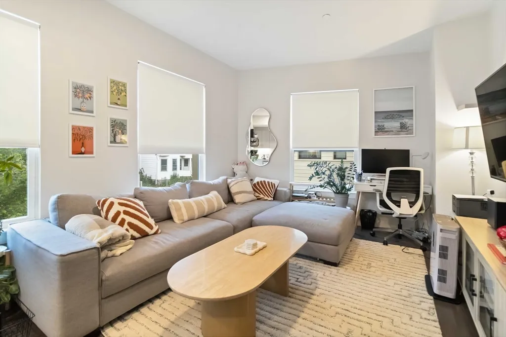 90 Antwerp St, Allston