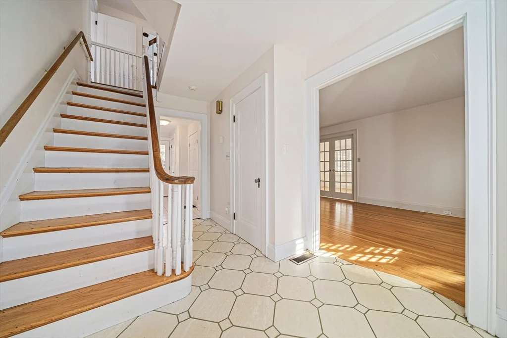 93 Lincoln Rd, Lawrence Estates