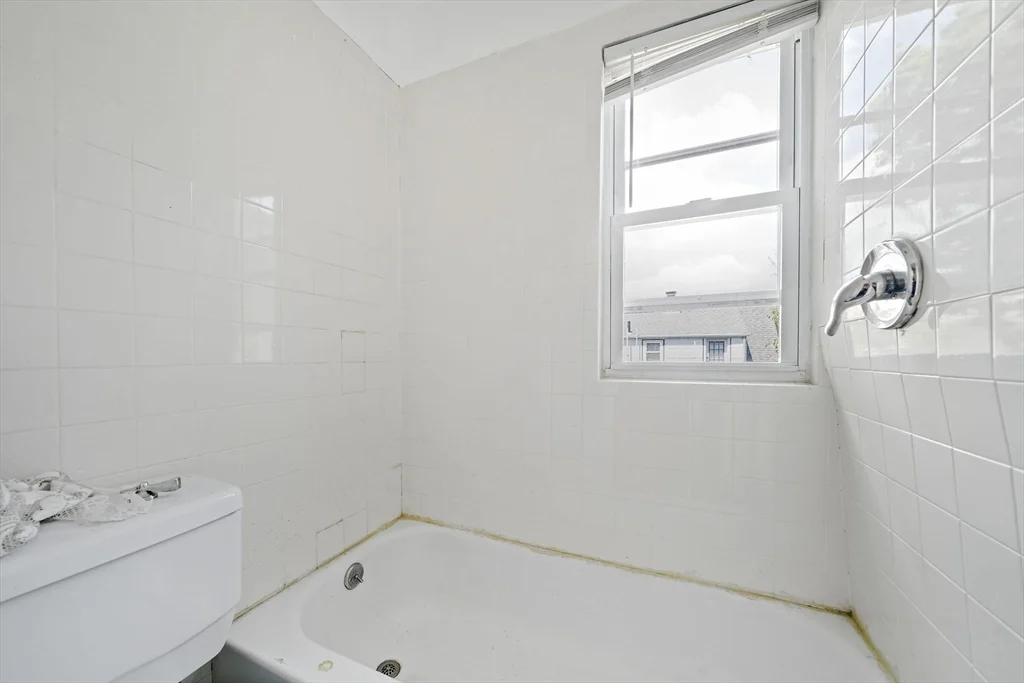 14 Stuart St, Everett