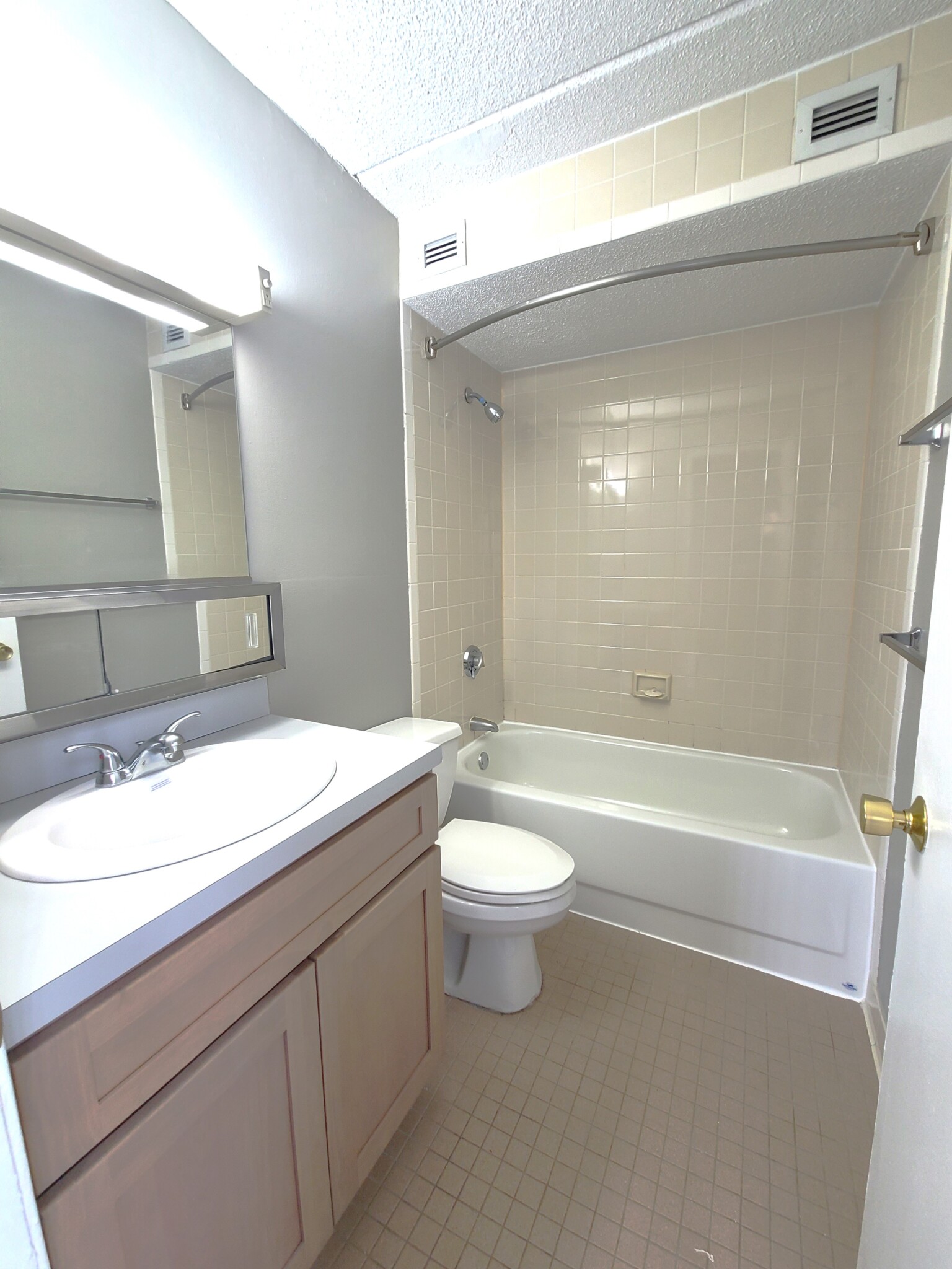 65 North Point Dr, Dorchester